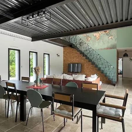 La Atea * 茹埃莱图尔